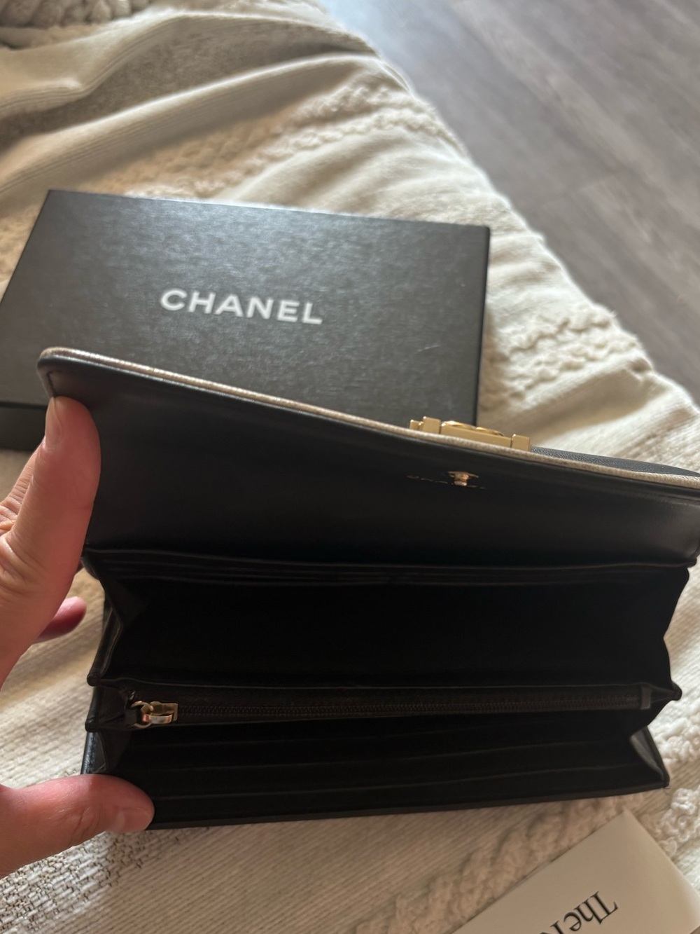 CHANEL Boy Black and metallic Gold Leather Flap Wallet w Gold glitter CC enamel - Picture 6 of 6